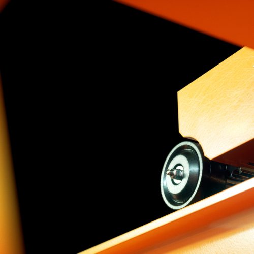 A frame showing an overhead crane simulator.